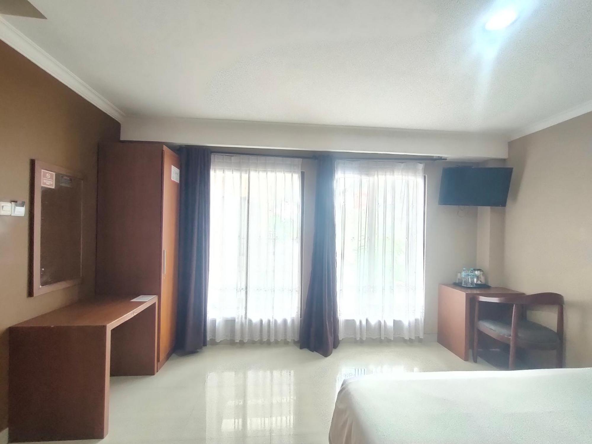 Votel Viure Hotel Jogjakarta Maguwo Exterior foto