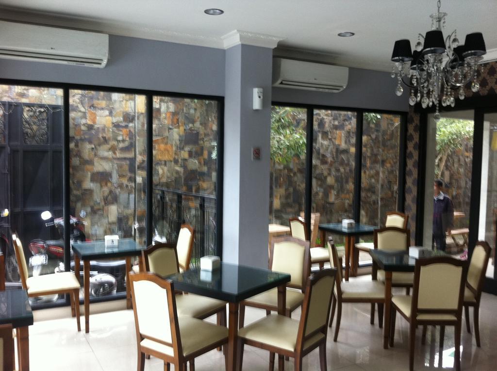 Votel Viure Hotel Jogjakarta Maguwo Exterior foto